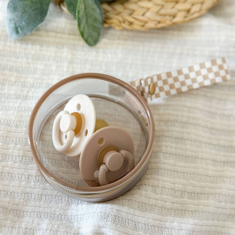 *Itzy Ritzy Itzy Paci Case - Taupe Checkerboard
