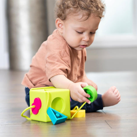 *Fat Brain Toys OombeeCube