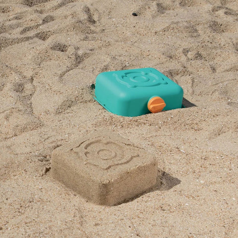 *Hape Sandy Chef Beach Cooking Play Set