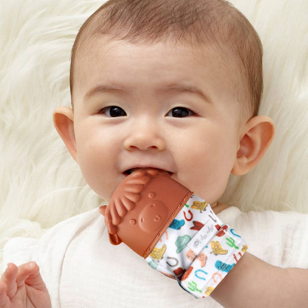 *Itzy Ritzy Itzy Mitt Teething Mitten - Wyatt the Highland Cow