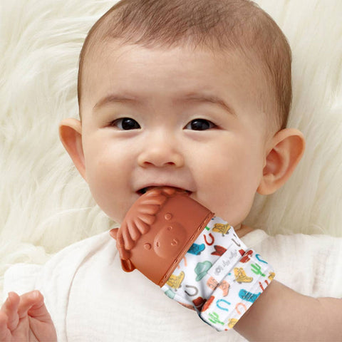 *Itzy Ritzy Itzy Mitt Teething Mitten - Wyatt the Highland Cow