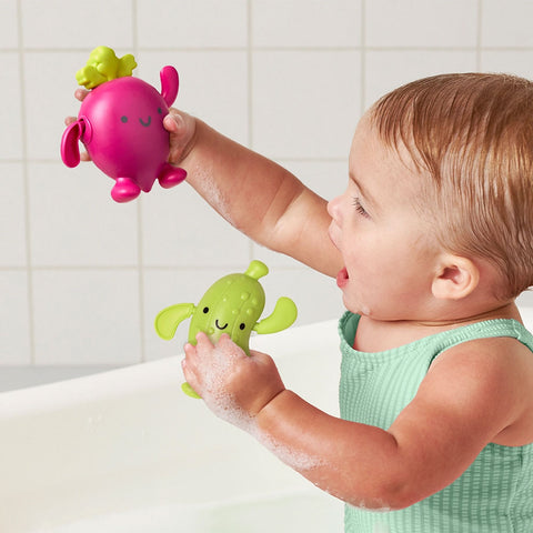 *Itzy Ritzy Silly Swimmers Bath Toy Set