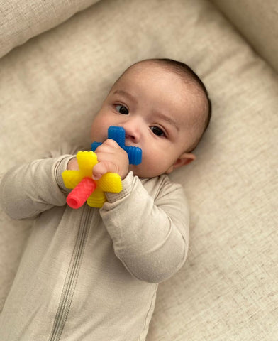 *Itzy Ritzy Teensy Tube Teether - Rainbow