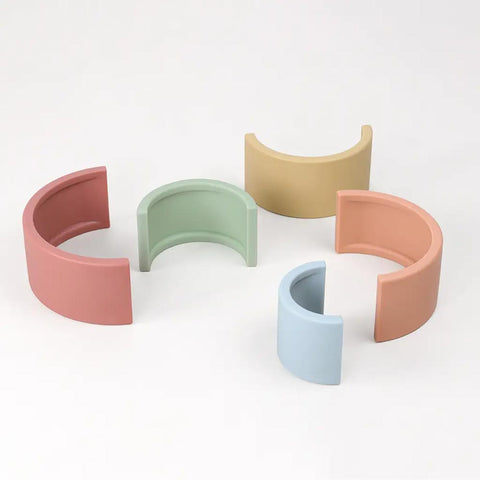 *Itzy Ritzy Ritzy Rainbow Stacker