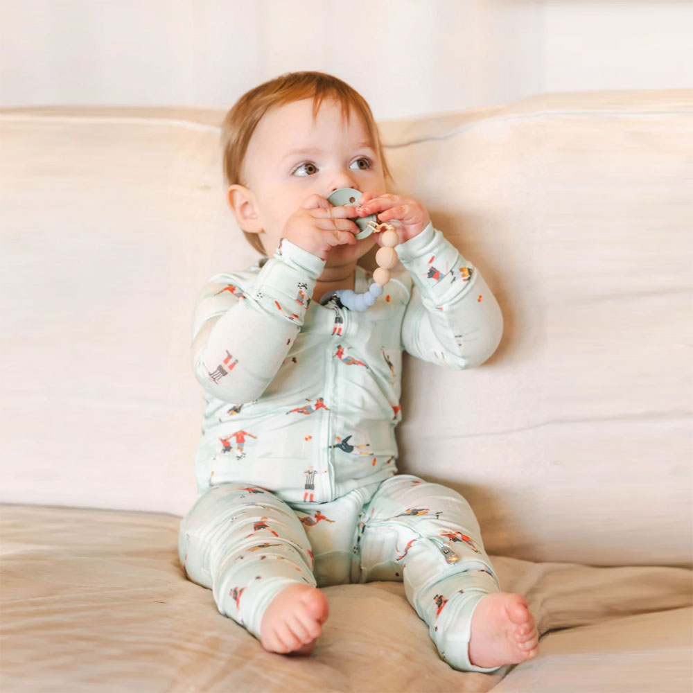 *Loulou Lollipop OneC Silicone Pacifier Clip