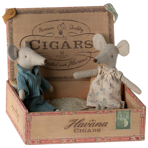 *Maileg Mom & Dad Mice in Cigar Box