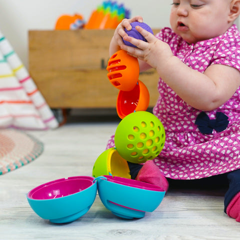 *Fat Brain Toys Oombee Ball